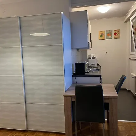 公寓 Beautiful 2 Minutes From The Train Station 洛桑